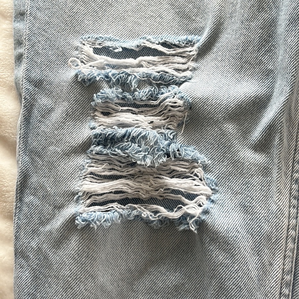 H&M Ripped Jeans - Picture 3 of 7